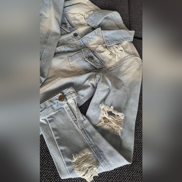 Like New - Mono B Denim Jacket - Medium - Picture 5 of 6